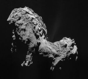 Jądro komety okresowej Czuriumow-Gierasimienko, sfotografowane przez sondę Rosetta w 2014 roku