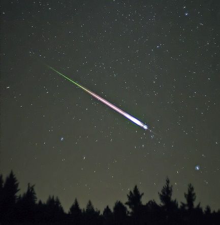 Ślad meteoru z roju Leonidów