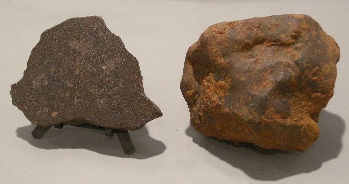  Bryłki meteorytu Pułtusk